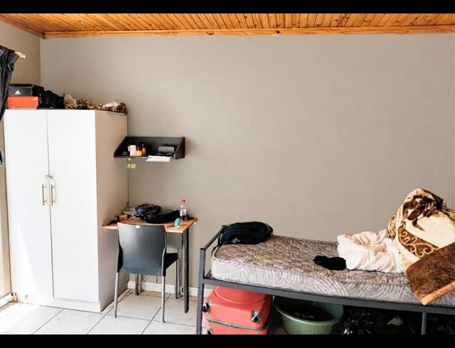 10 BEDROOM PROPERTY TO RENT IN DIE BULT